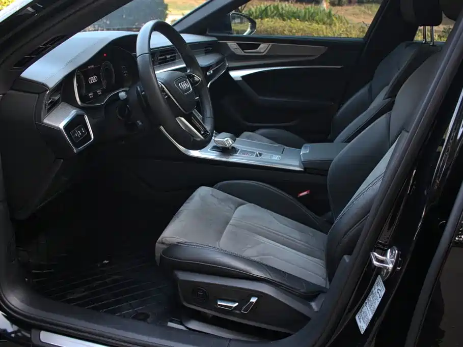 Audi A6L 2024 40 TFSI Luxury