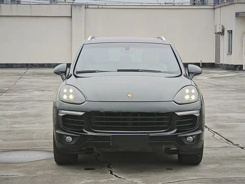 Porsche Cayenne — миниатюра 3