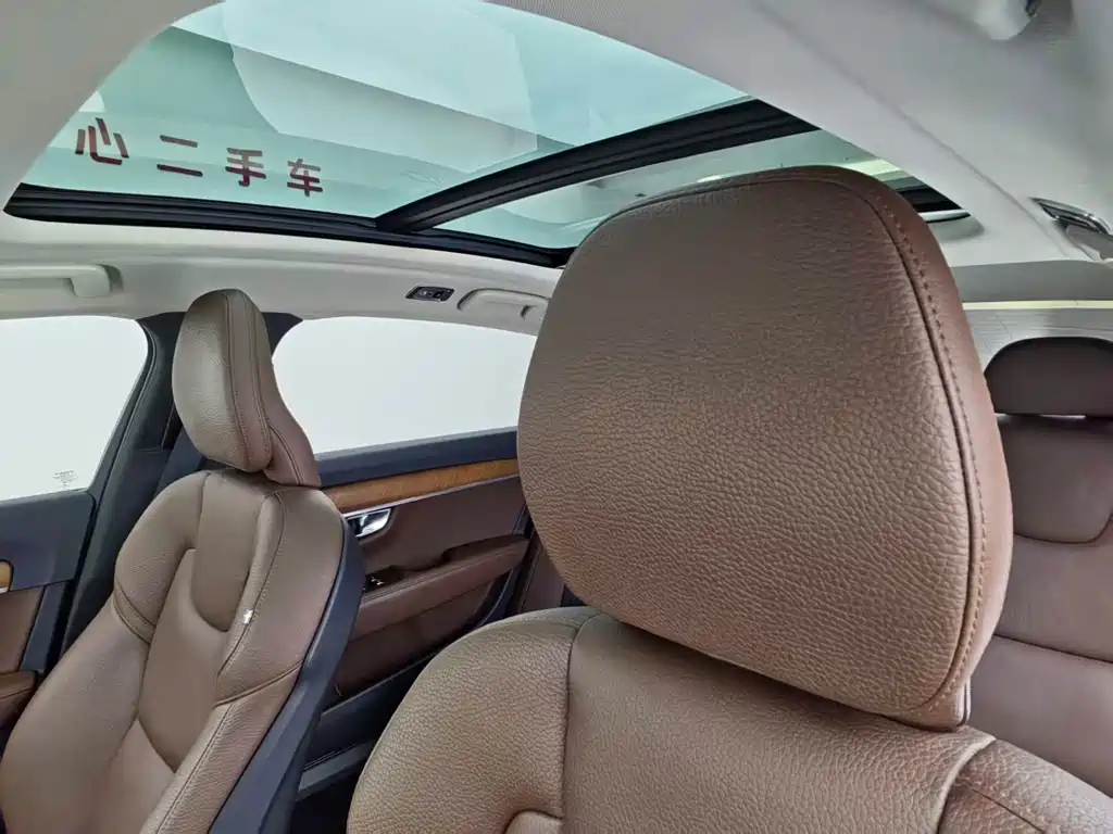 Volvo S90 — миниатюра 10