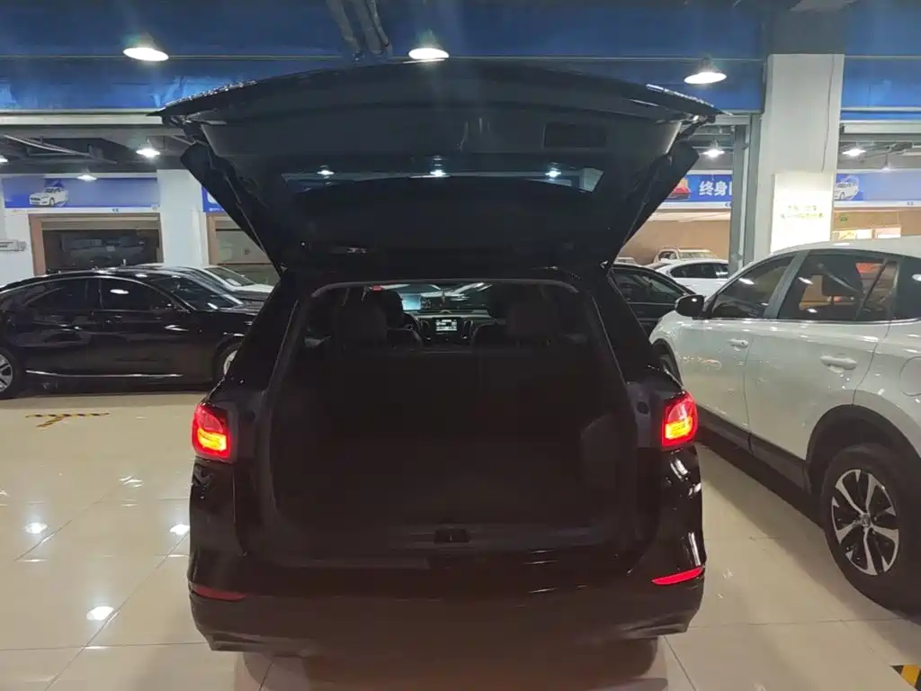 Chevrolet Equinox — миниатюра 19