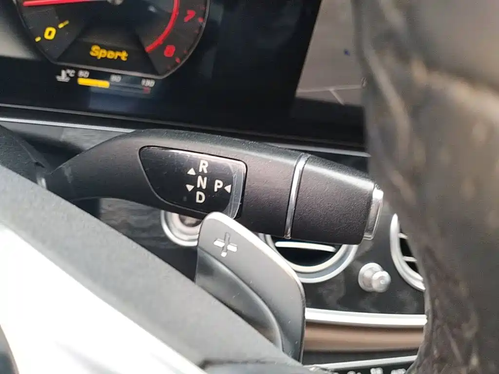 Mercedes-Benz E-Class — миниатюра 14