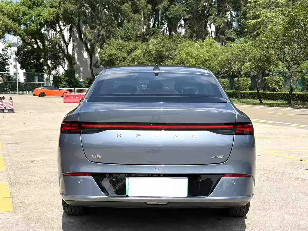 XPeng P5 — миниатюра 9
