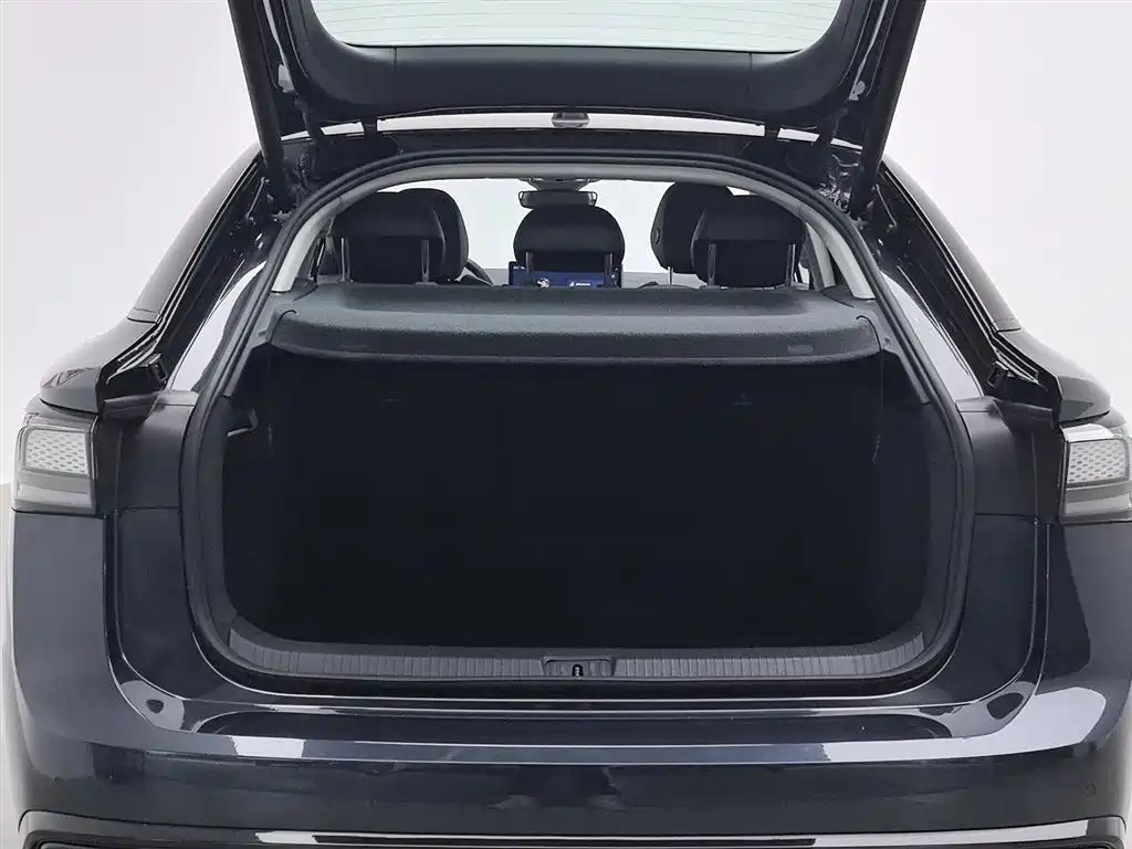 VOLKSWAGEN ID.7 VIZZION