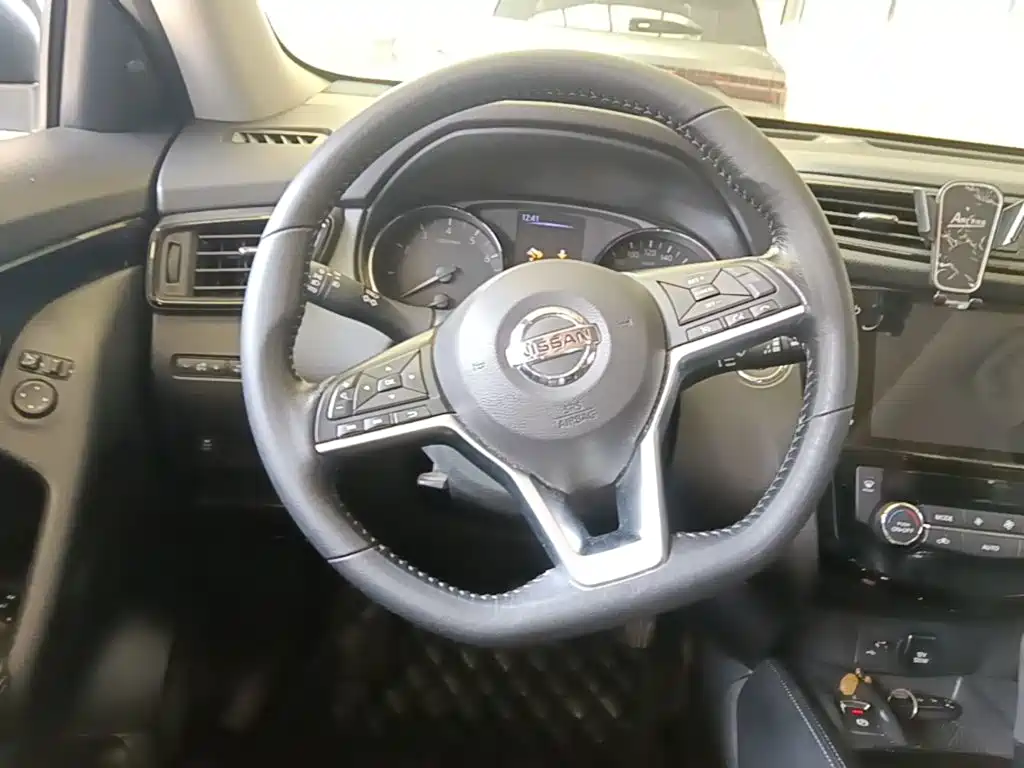 Nissan X-Trail — миниатюра 11