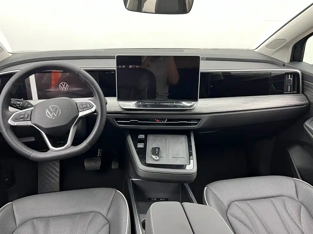 Volkswagen Viloran 2026 450TSI 6 мест