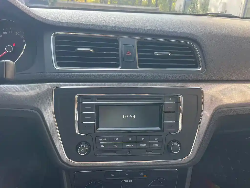 Volkswagen Lavida — миниатюра 6