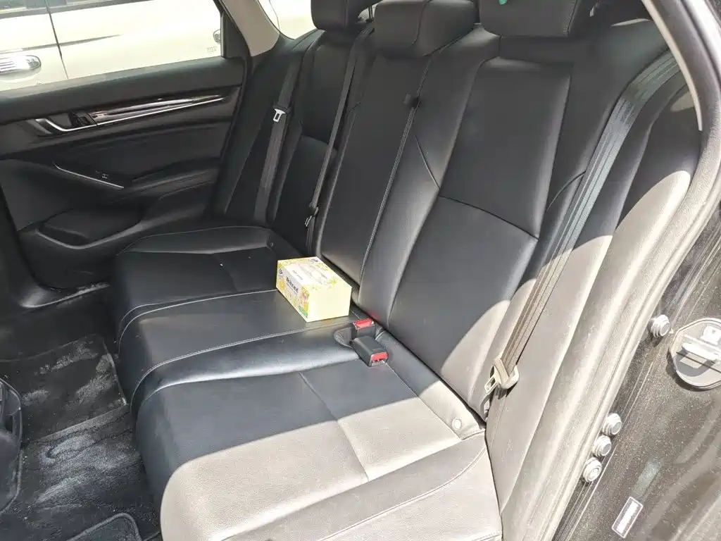 Honda Accord — миниатюра 13