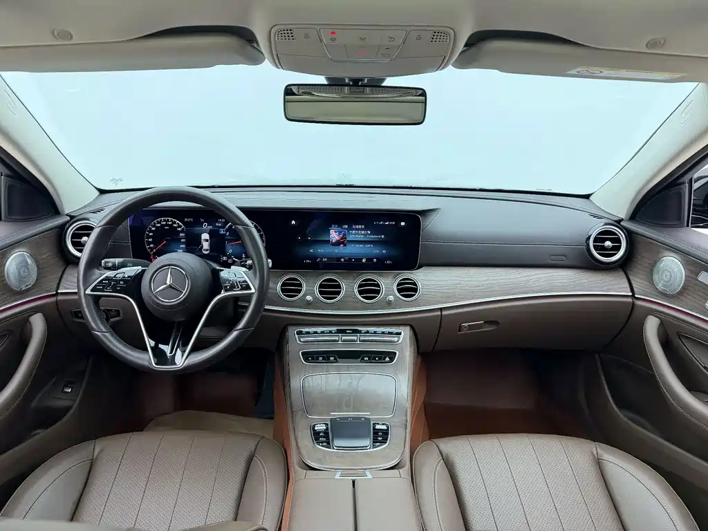Mercedes-Benz E-Class — миниатюра 9