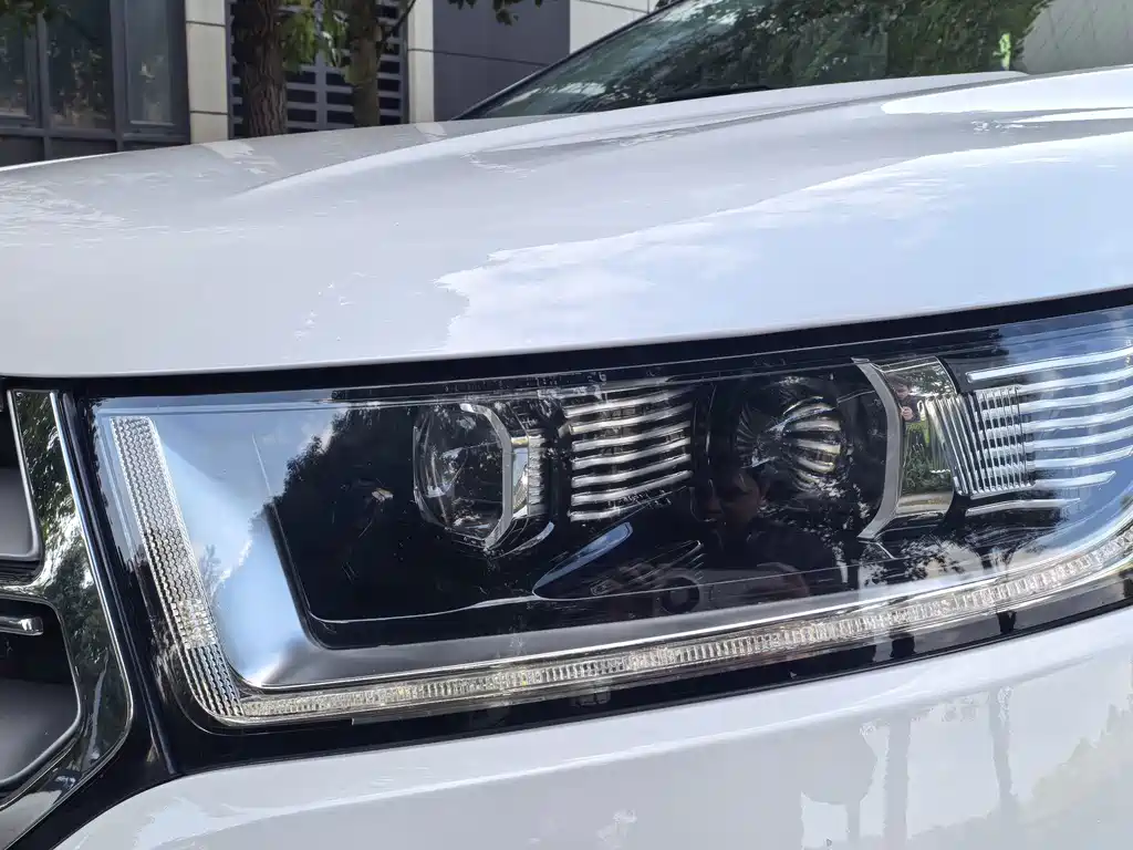 Ford Edge — миниатюра 11