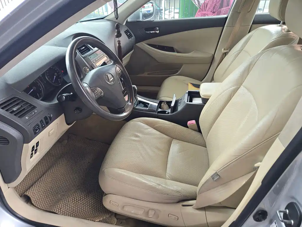 Lexus ES — миниатюра 7