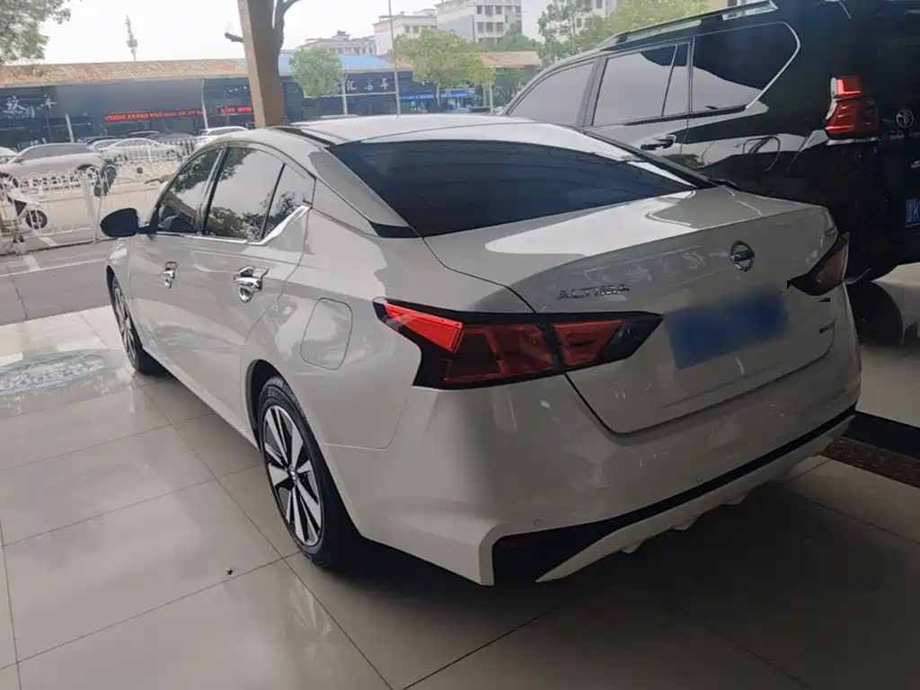 Nissan Teana — миниатюра 5