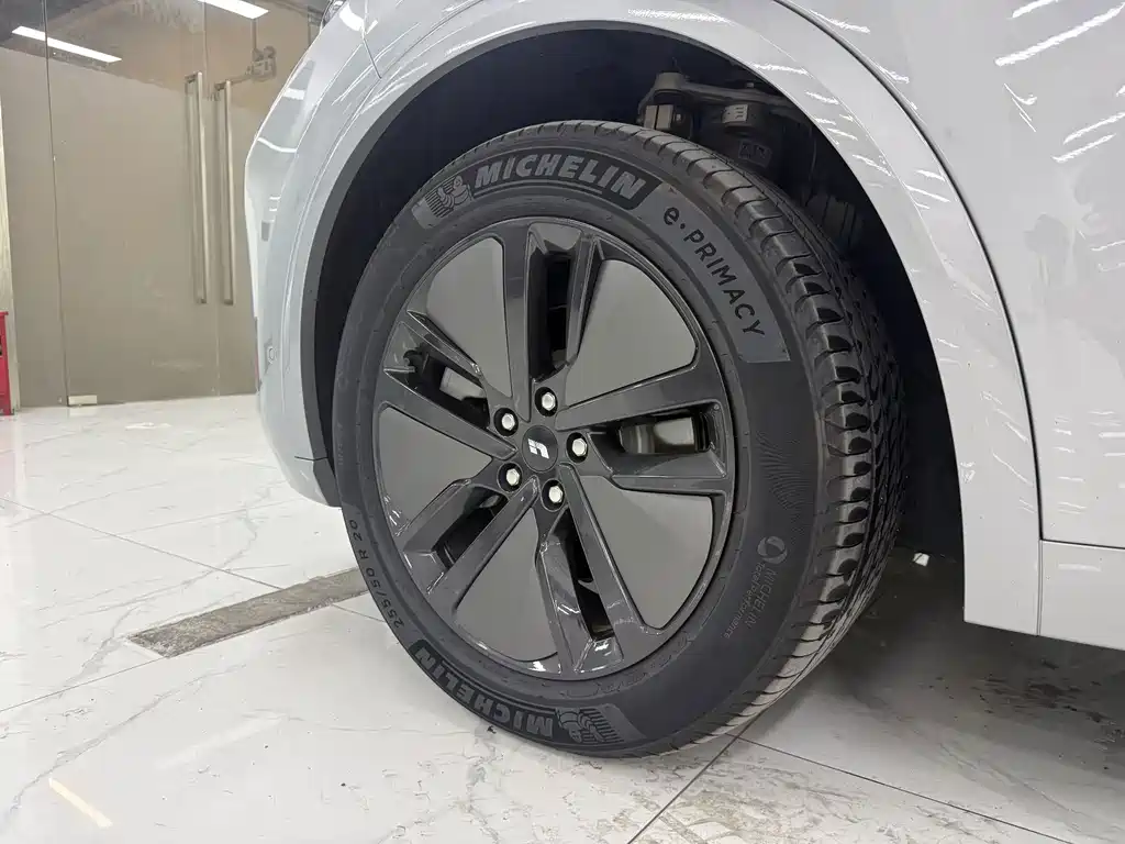 Li Auto Li L8 — миниатюра 7