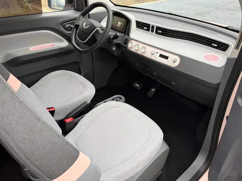 Wuling MINIEV — миниатюра 4