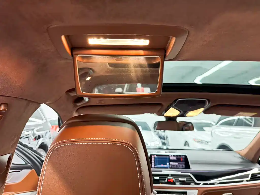 BMW 7 Series — миниатюра 20
