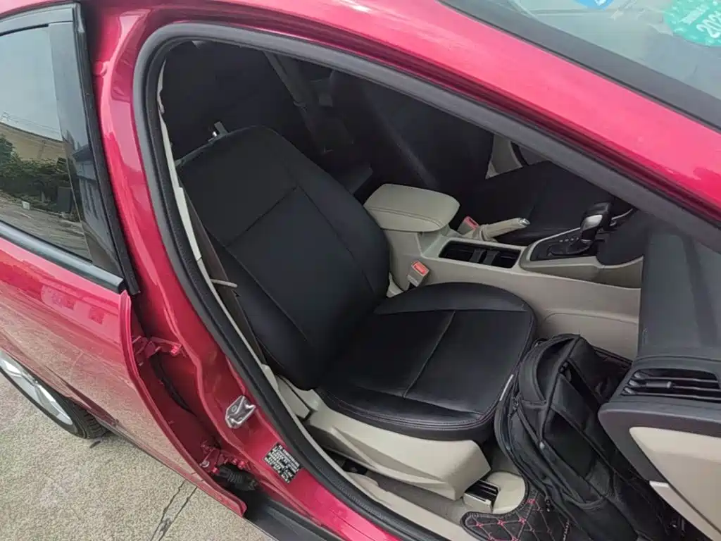 Ford Focus — миниатюра 25
