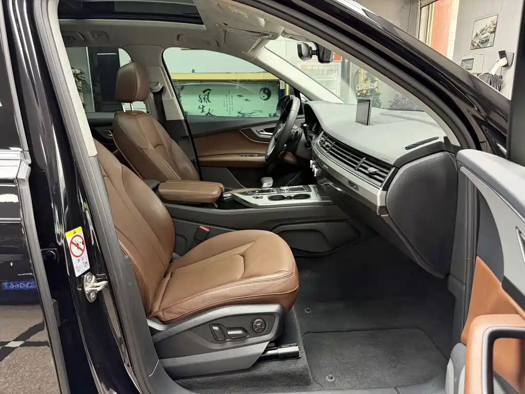 Audi Q7 — миниатюра 8