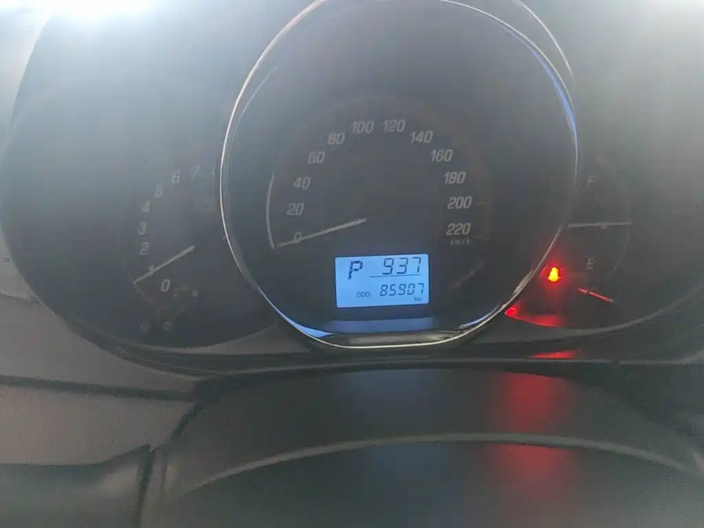 Toyota Yaris L — миниатюра 12