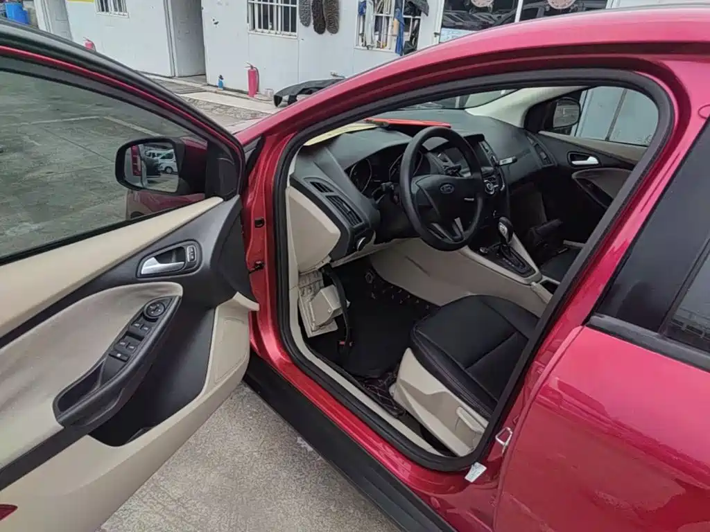 Ford Focus — миниатюра 16