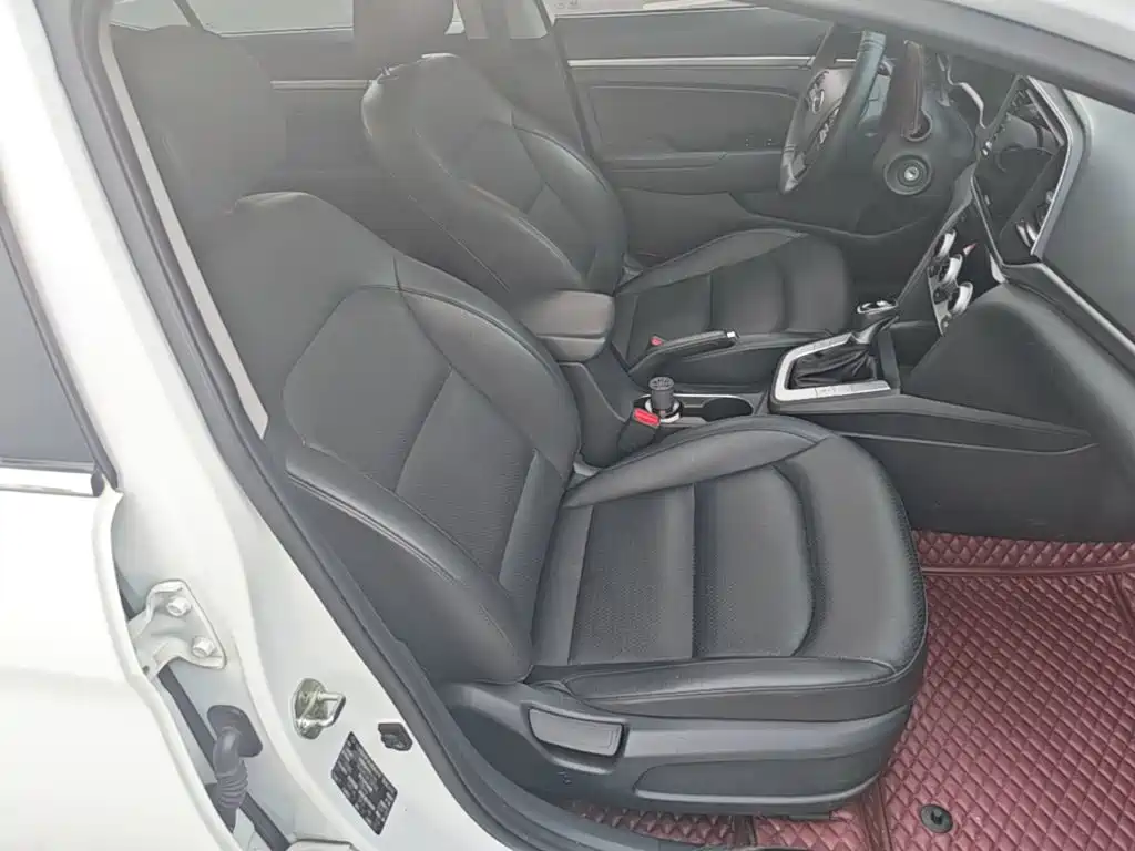 Hyundai Elantra — миниатюра 25
