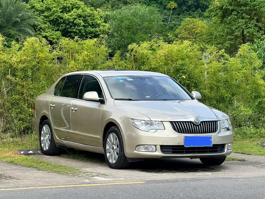 Skoda Superb — миниатюра 3