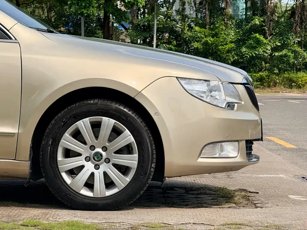 Skoda Superb — миниатюра 11