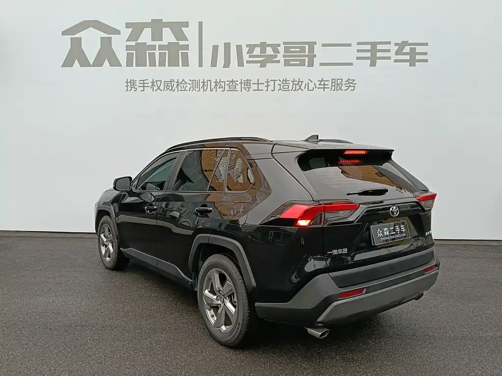 Toyota RAV4 — миниатюра 4