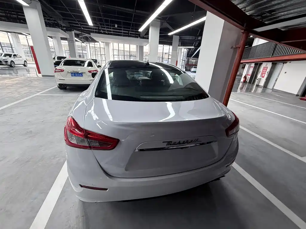 Maserati Ghibli — миниатюра 8