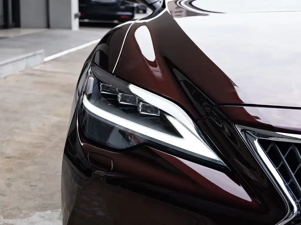 Lexus LS — миниатюра 6