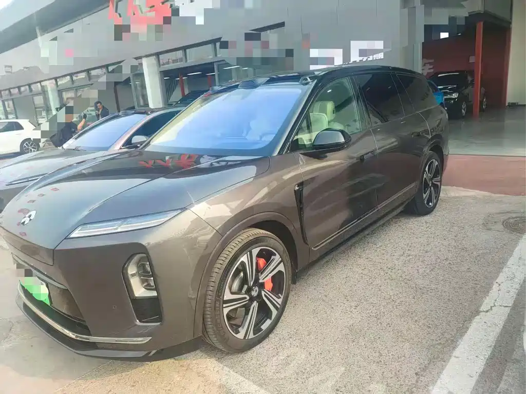 Nio ES8 2025