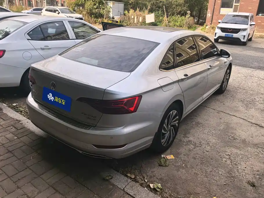 Volkswagen Sagitar — миниатюра 3