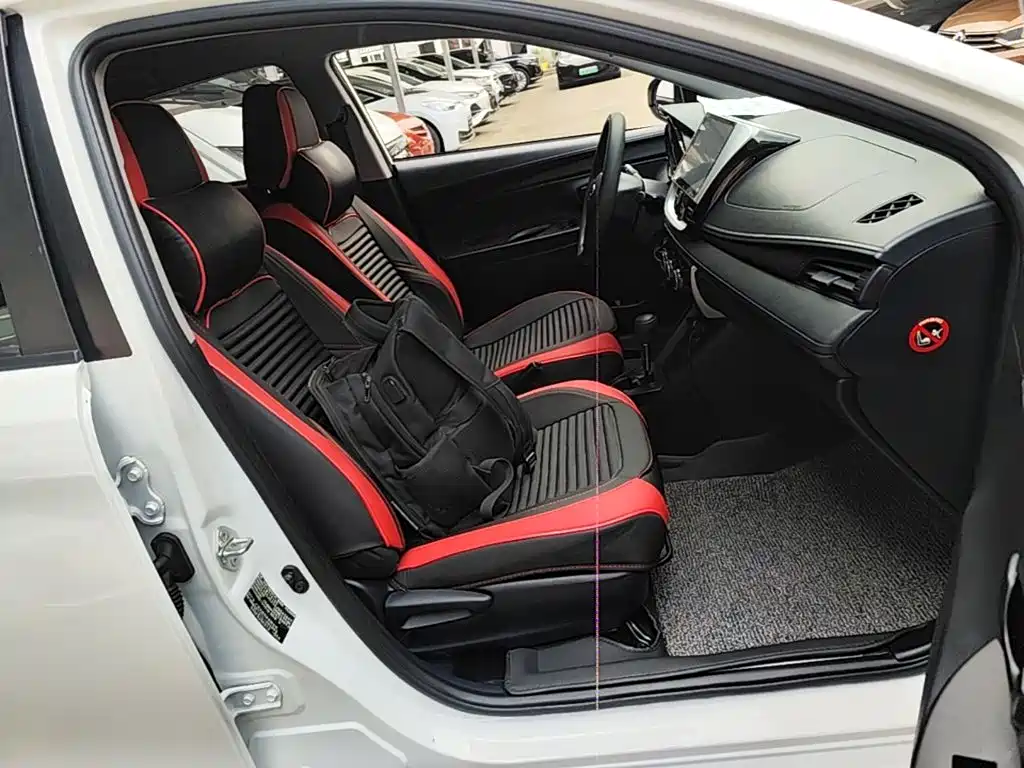 Toyota Yaris L — миниатюра 25
