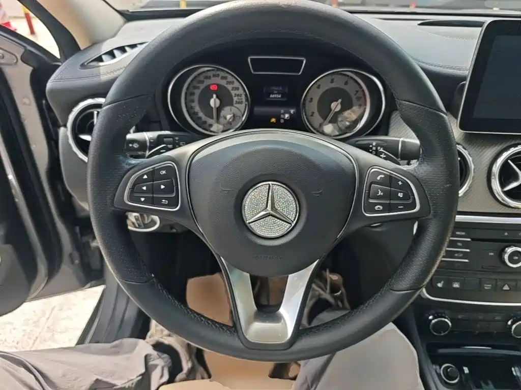 Mercedes-Benz GLA — миниатюра 11