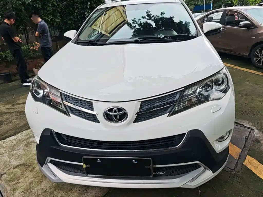 Toyota RAV4 — миниатюра 3
