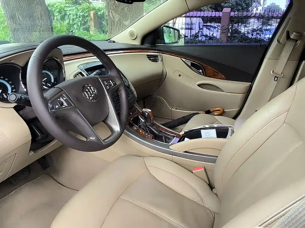 Buick LaCrosse — миниатюра 8