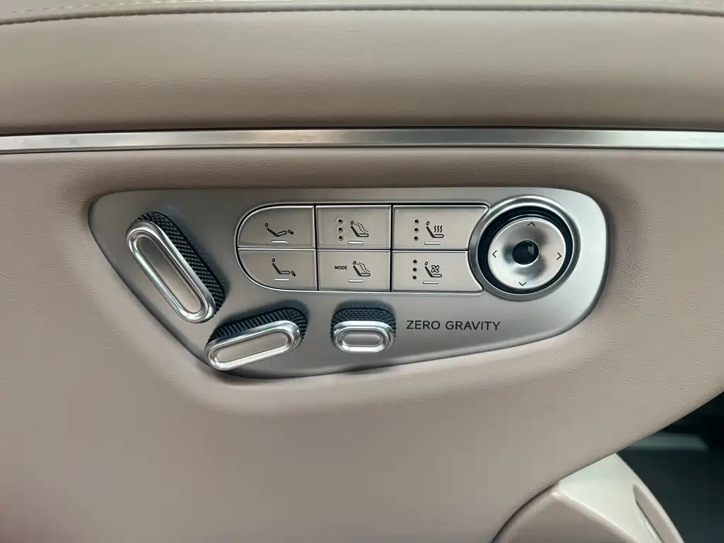 XPeng X9 — миниатюра 16