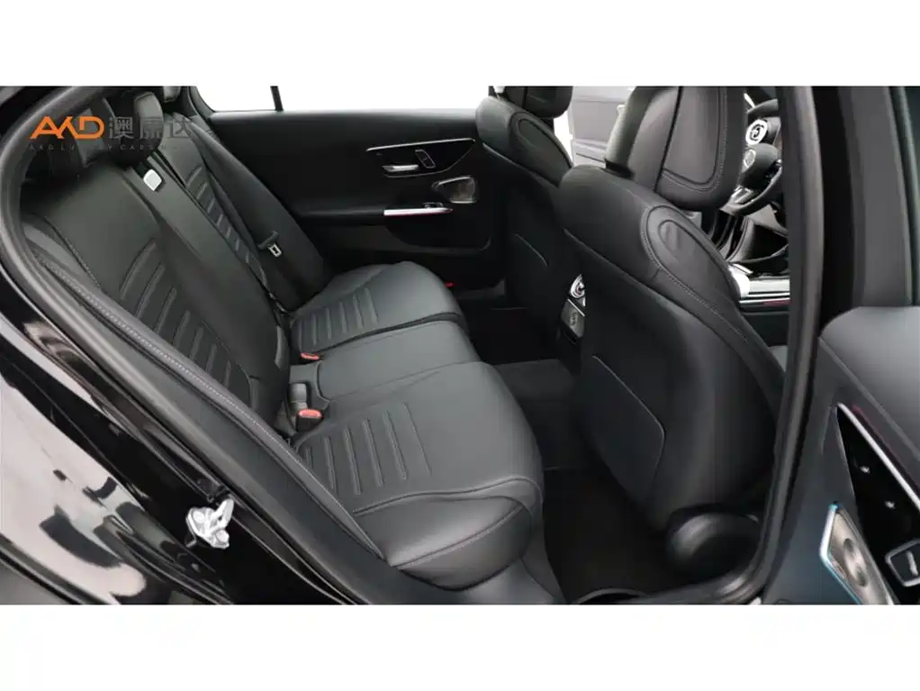 Mercedes-Benz C-Class — миниатюра 8