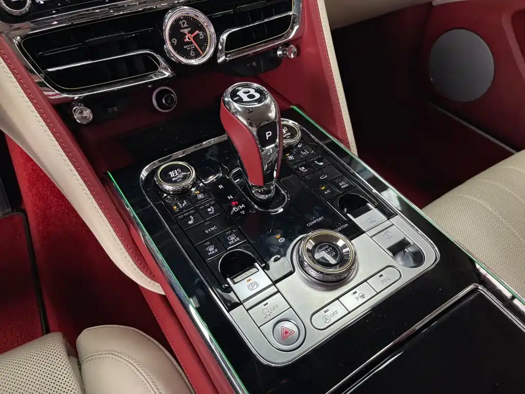 Bentley Flying Spur — миниатюра 15