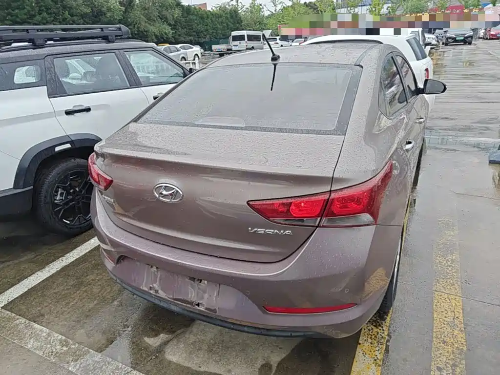 Hyundai Verna — миниатюра 6