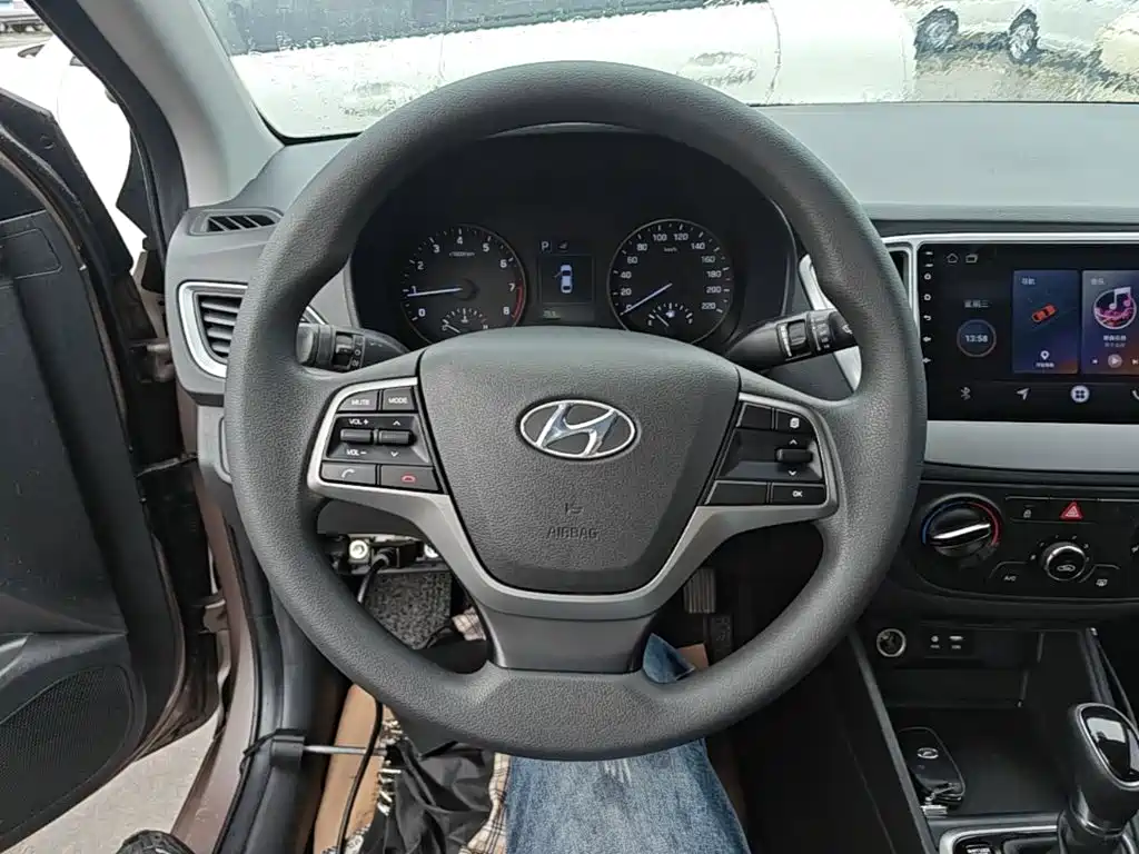 Hyundai Verna — миниатюра 11