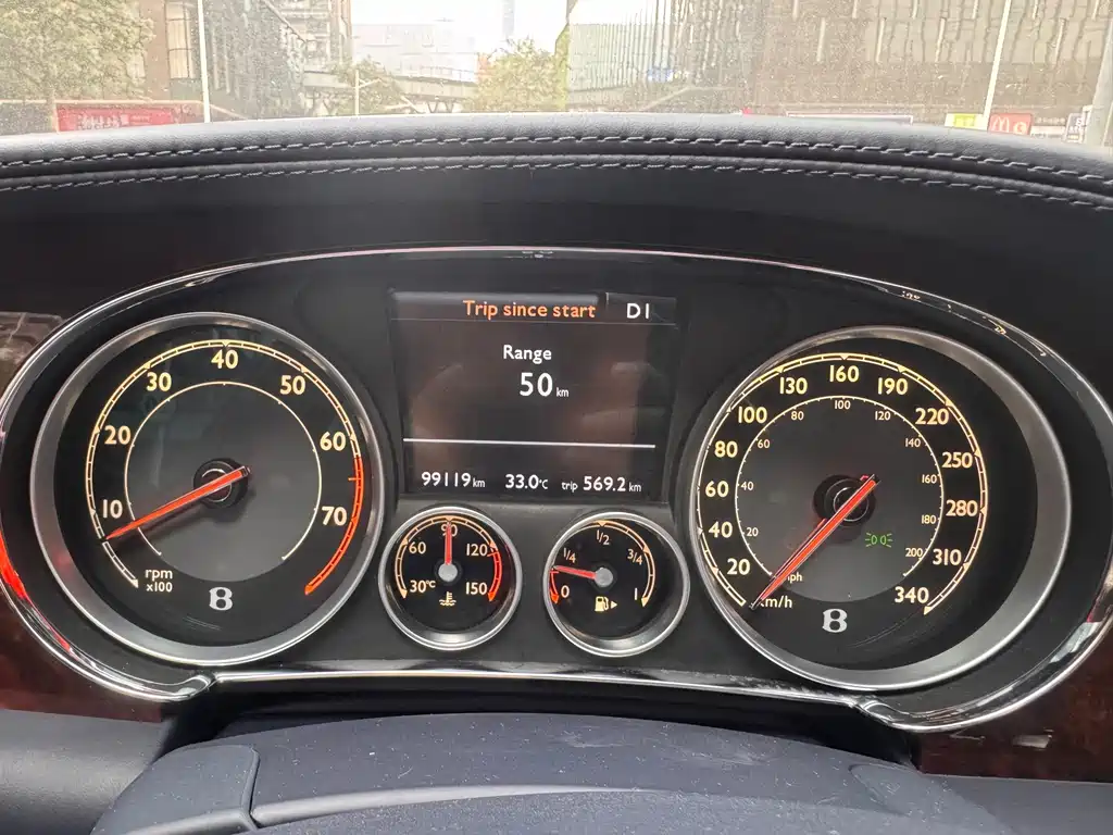 Bentley Flying Spur — миниатюра 20