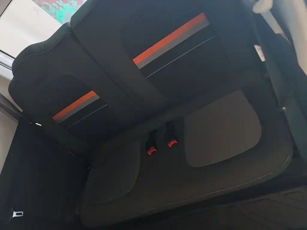 Wuling MINIEV — миниатюра 17