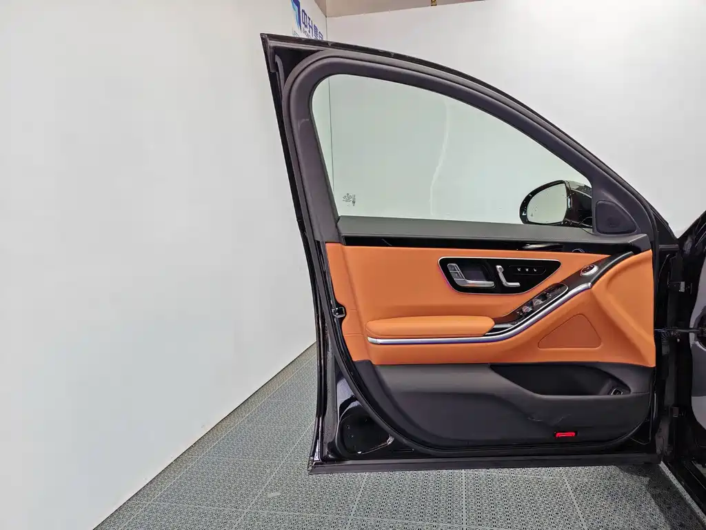 Mercedes-Benz S-Class — миниатюра 13