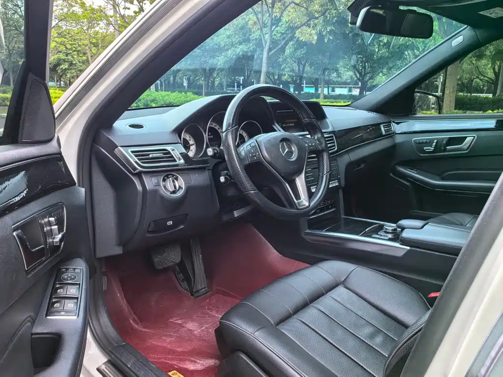 Mercedes-Benz E-Class — миниатюра 16