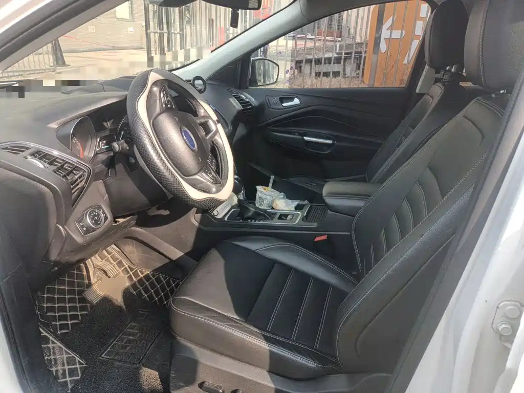 Ford Kuga — миниатюра 16