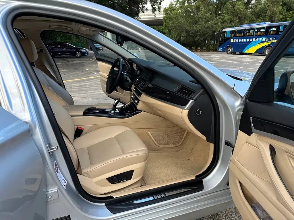 BMW 5 Series 5 2011 523Li Lead