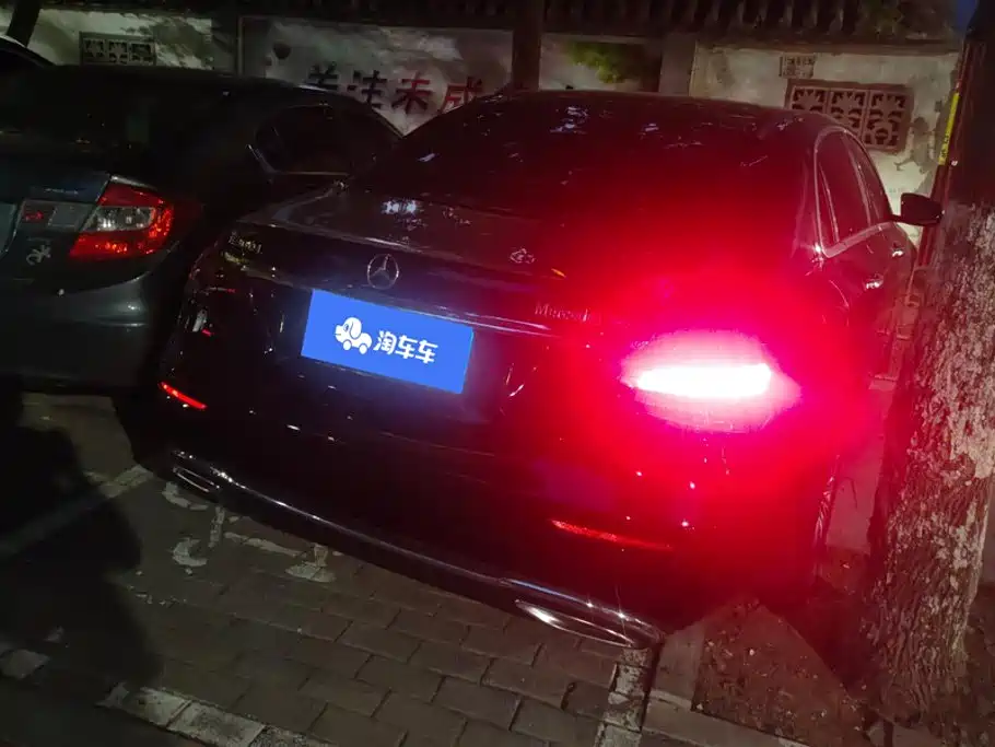 Mercedes-Benz E-Class — миниатюра 3