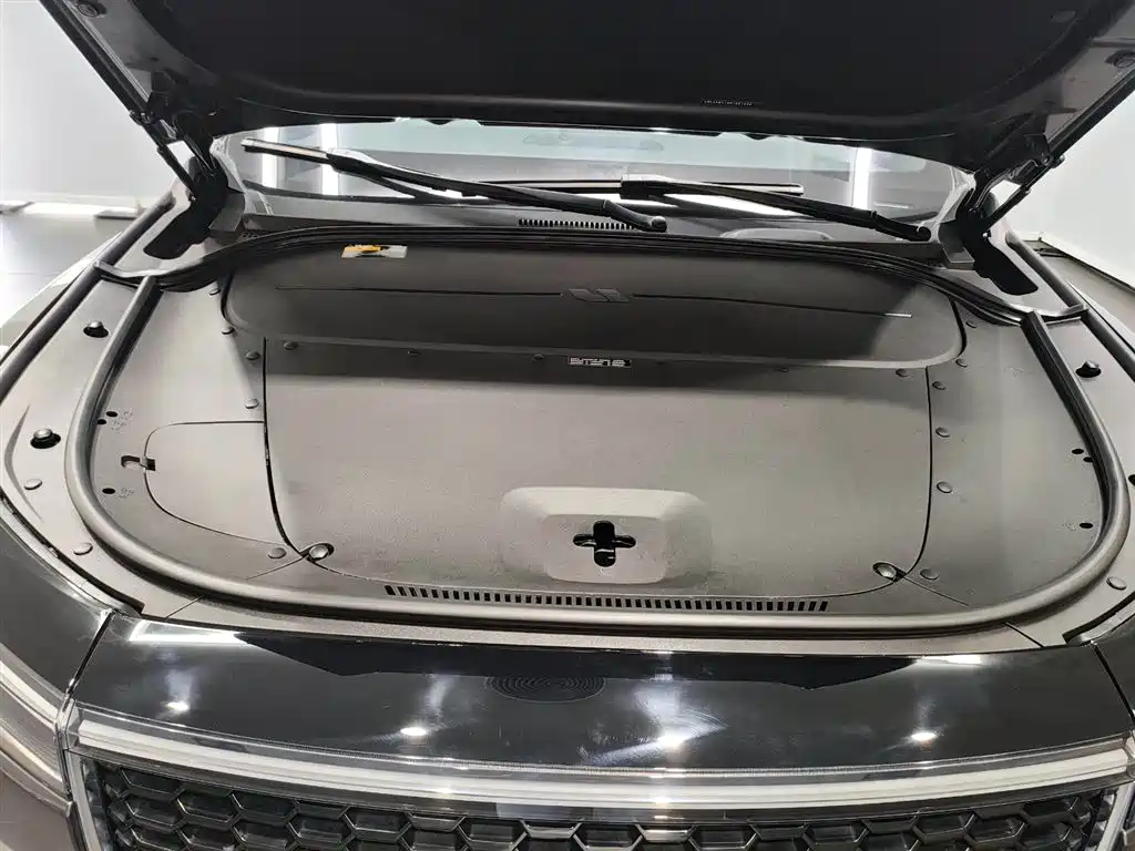 Li Auto Li ONE — миниатюра 8