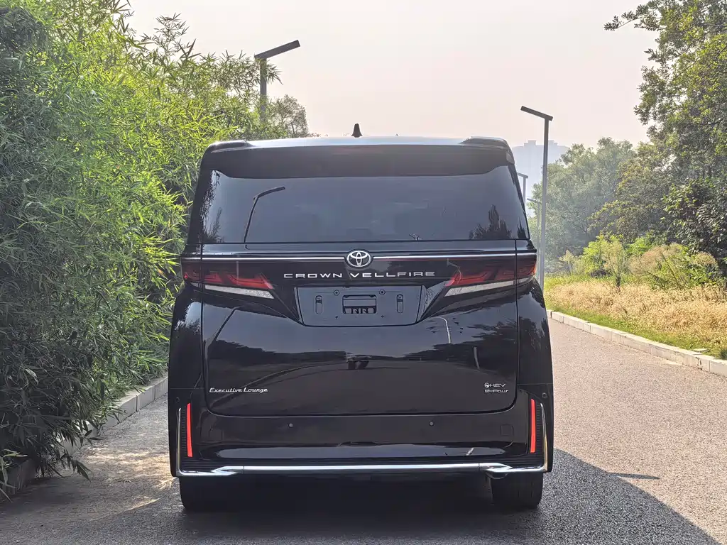 Toyota Vellfire — миниатюра 16