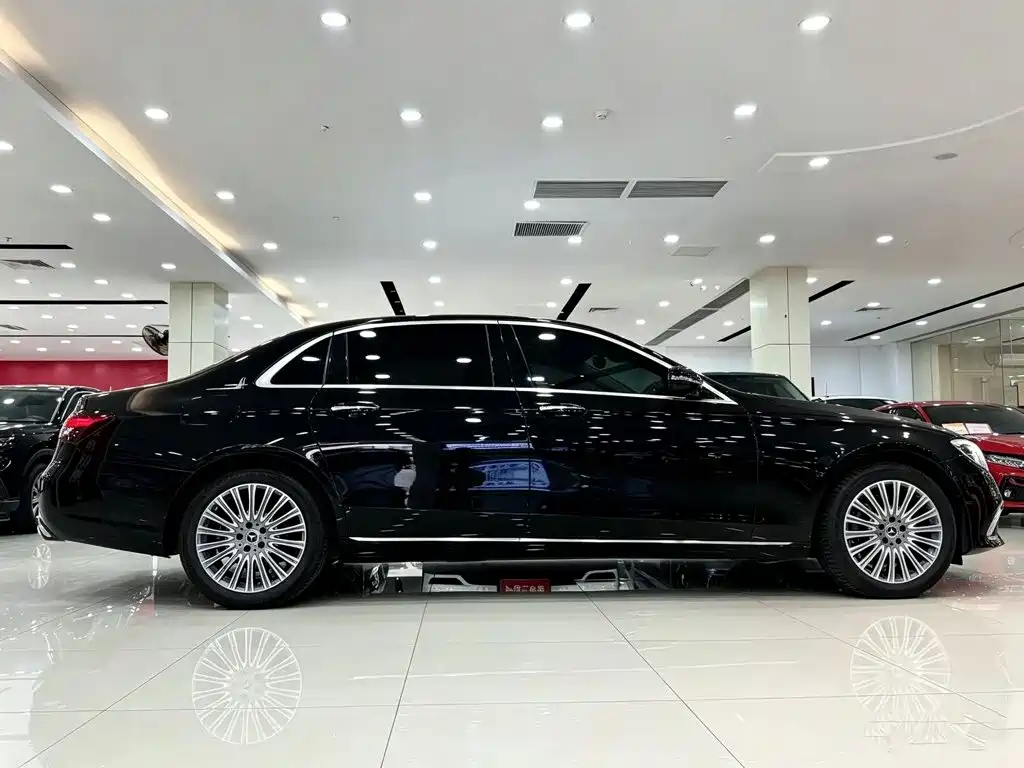 Mercedes-Benz E-Class — миниатюра 3