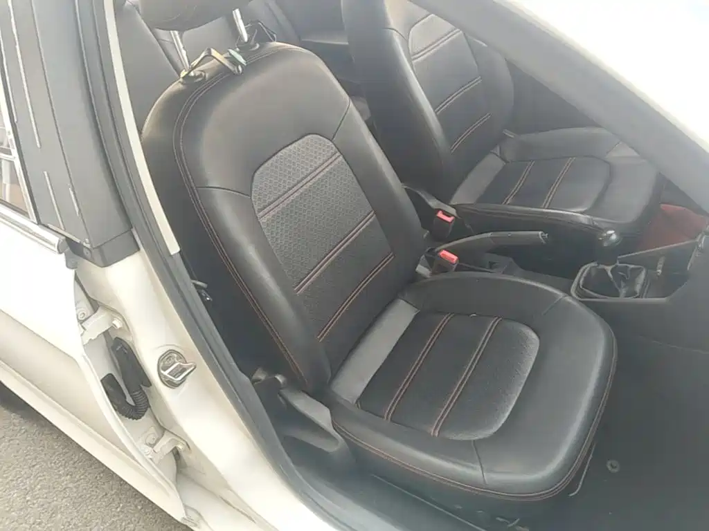 Volkswagen Jetta — миниатюра 25
